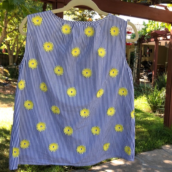 ๐บ Lou & Grey; Blue/White Striped Top w/Flowers S! - Picture 6 of 7